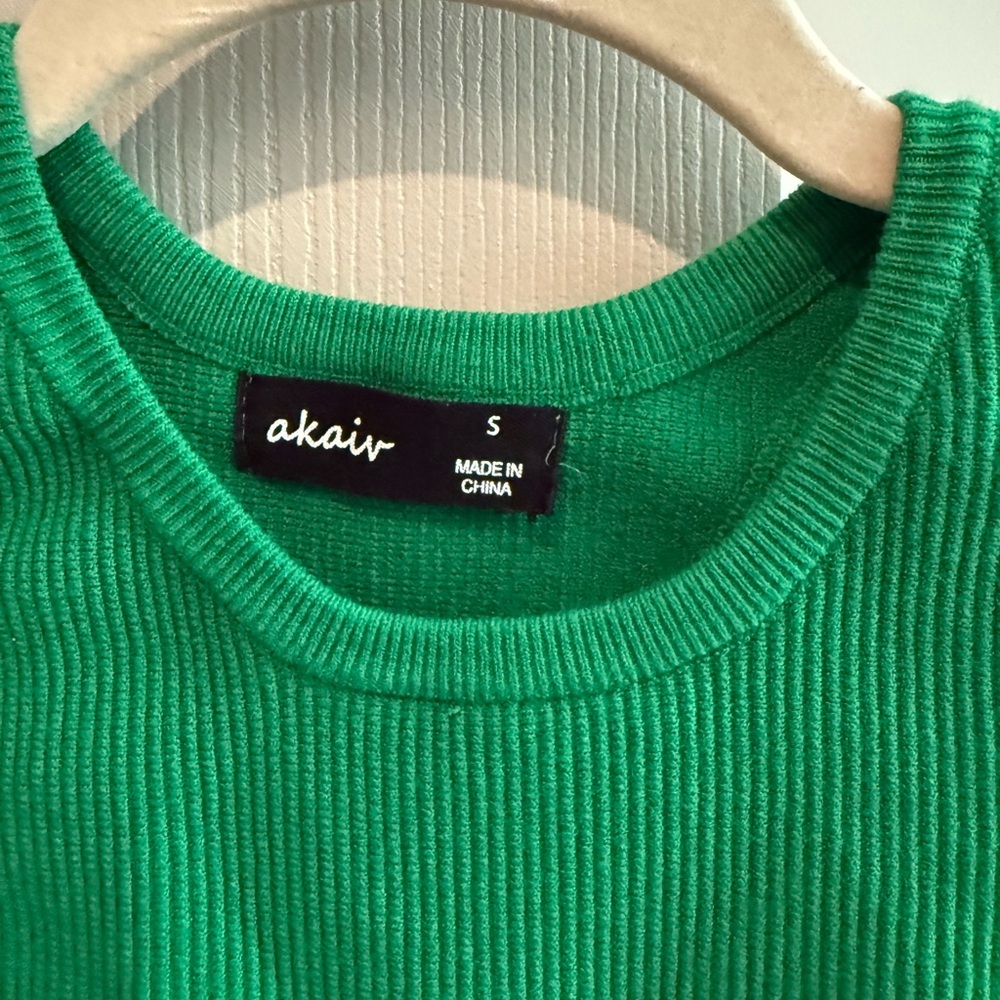 Boutique Ribbed Crop Top - Picture 5 of 6